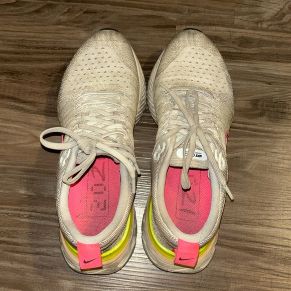 Women’s Nike React Infinity - Picture 1 of 3